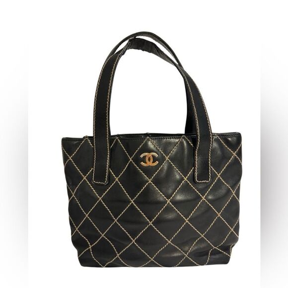 Chanel Black Quilted Tote Bag - Picture 2 of 16